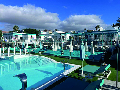 Fiesta en piscina y ambiente liberal en Swinger Pride Canarias 2026